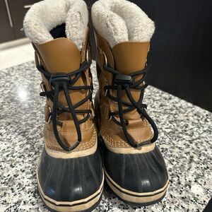 Sorel Kids Boots in Tan and Black